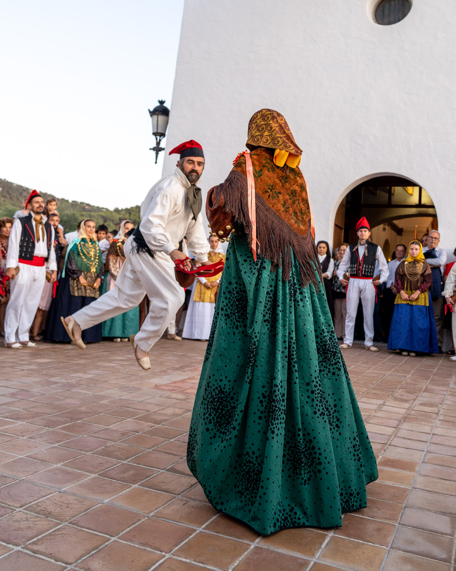 Ball pagès, an ancestral ritual in full swing - Santjosep.net