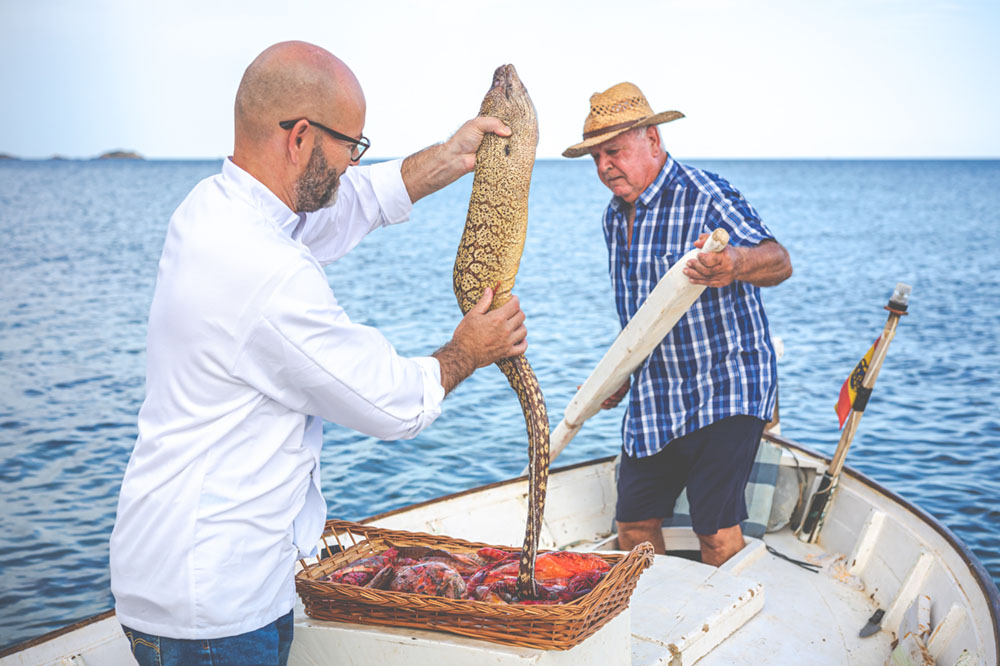 David-Grussaute-eligiendo-productos-del-mar-actualgastro